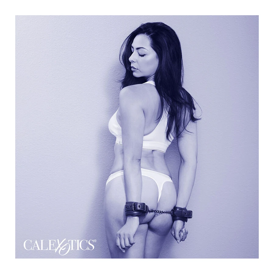 CALEXOTICS - ÖÖSED NAHAST RANDME MANSETID REGULEERITAV MUST